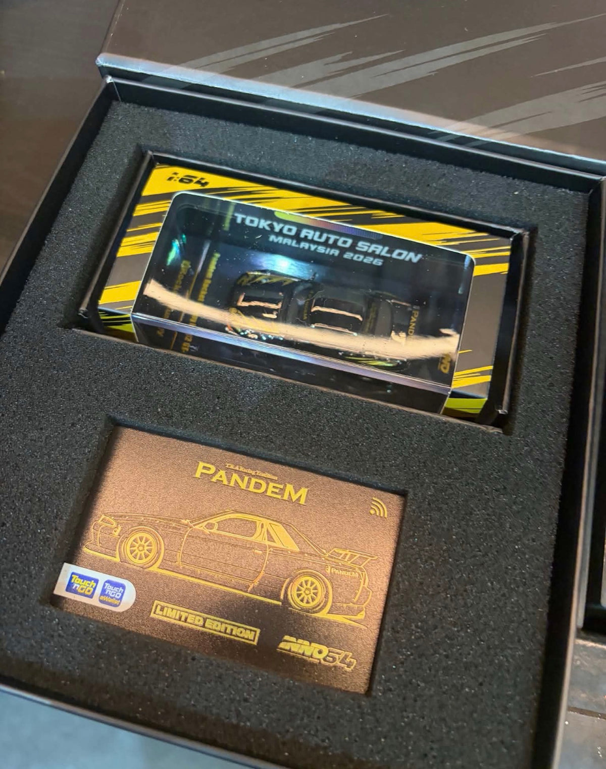 Inno64 1:64 Pandem Rocket Bunny R32 Black Chrome w/ TNG Exclusive Card Box Set - 2026 TASKL