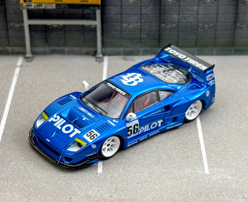 TopArt 1:64 LBWK F40 Pilot - Blue Chrome