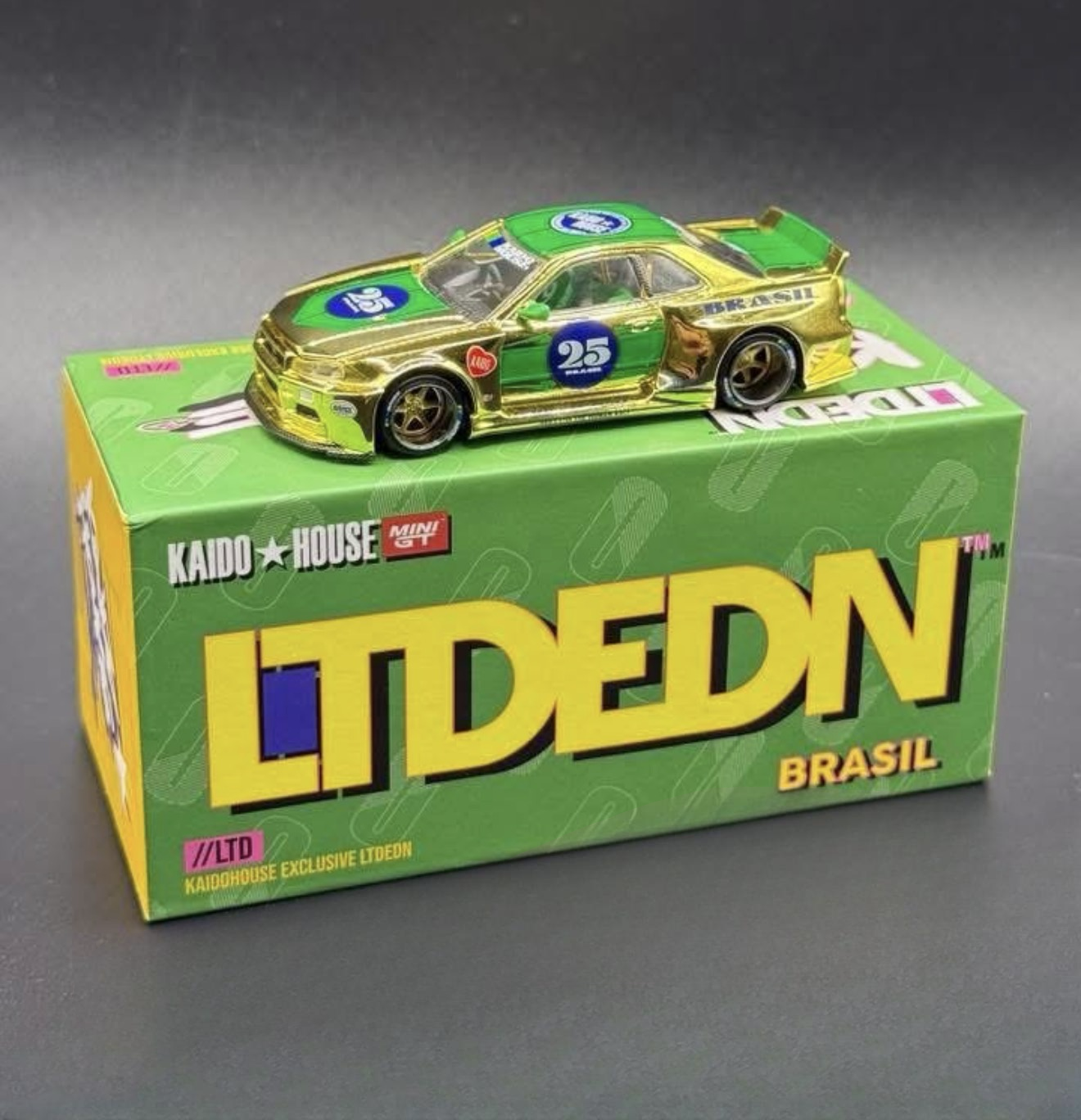 Kaido House 1:64 LTDEDN 2025 Salao Diecast Exclusive Nissan Skyline GT-R R34 Kaido Racing Gold Chrome - KHMG204