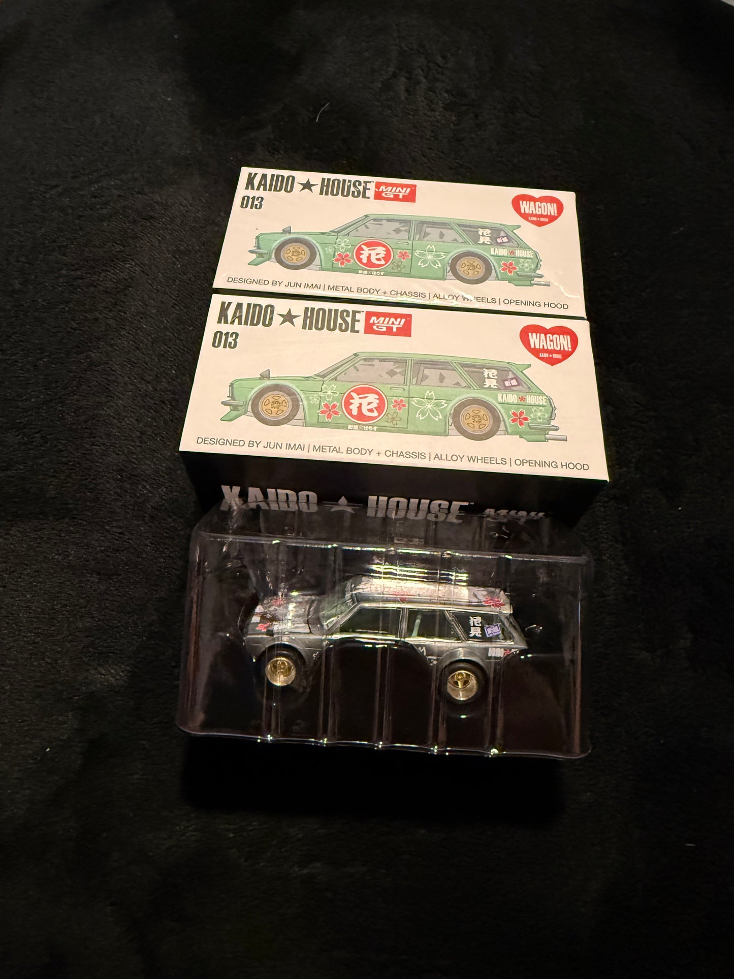Kaido House 1:64 Datsun KAIDO 510 Wagon Hanami V2 - Regular & Chase PAIR