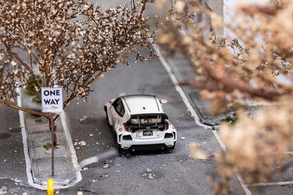 Fuji 1:64 GR Yaris Pandem Rocket Bunny - Hello Kitty