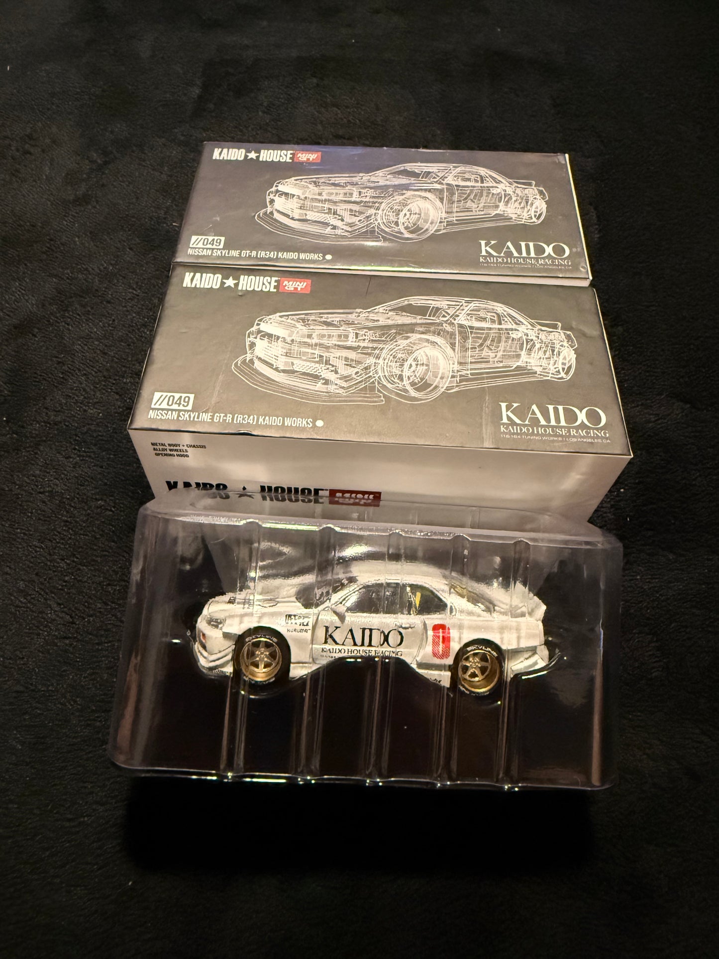 Kaido House 1:64 Nissan Skyline GT-R (R34) Kaido Works White - Regular & Chase PAIR