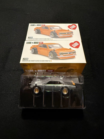 Kaido House 1:64 Nissan Skyline 2000GT-R (KPGC 10) Kaido Street V2 - Regular & Chase PAIR