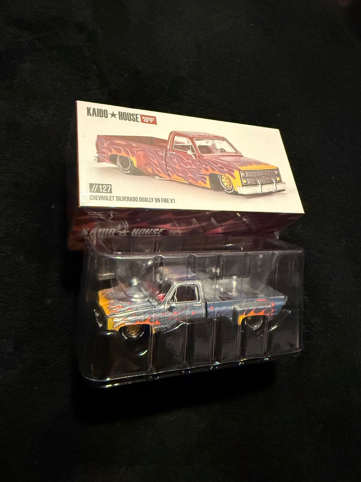 Kaido House 1:64 Chevrolet Silverado Fire Dually V1 - Regular & Chase PAIR