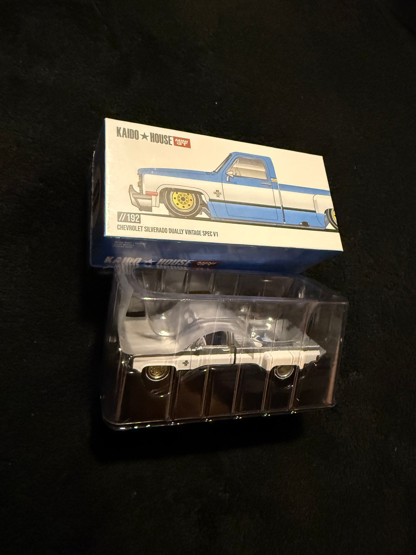 Kaido House 1:64 Chevrolet Silverado Dually Vintage Spec V1 - Regular & Chase PAIR