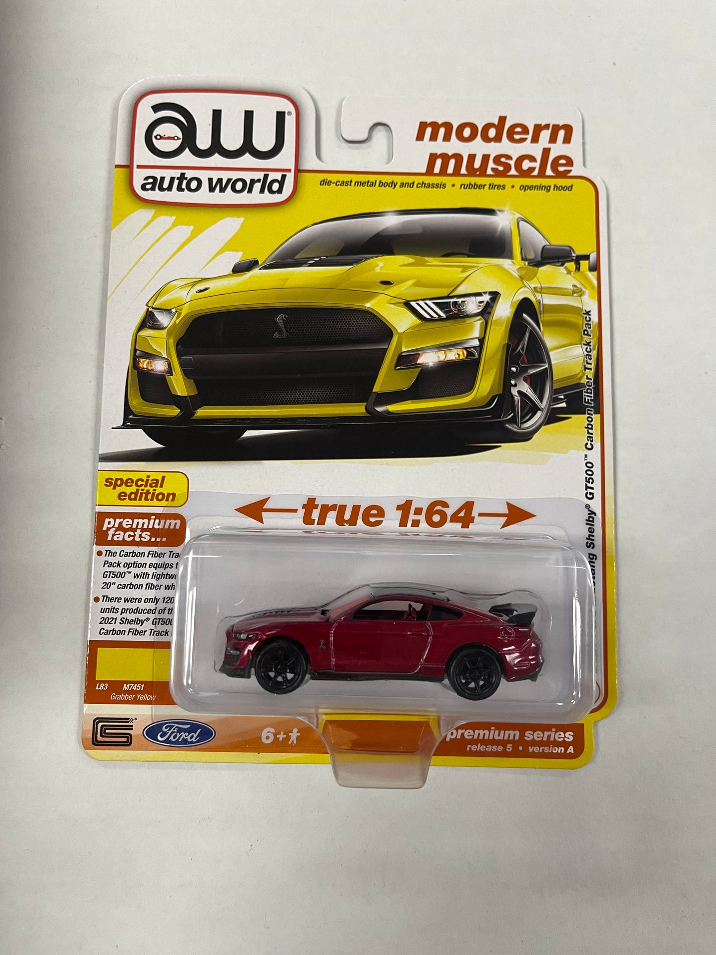 Auto World 1:64 2021 Ford Mustang Shelby GT500 Carbon Fiber Track Pack - Chase Ultra Red