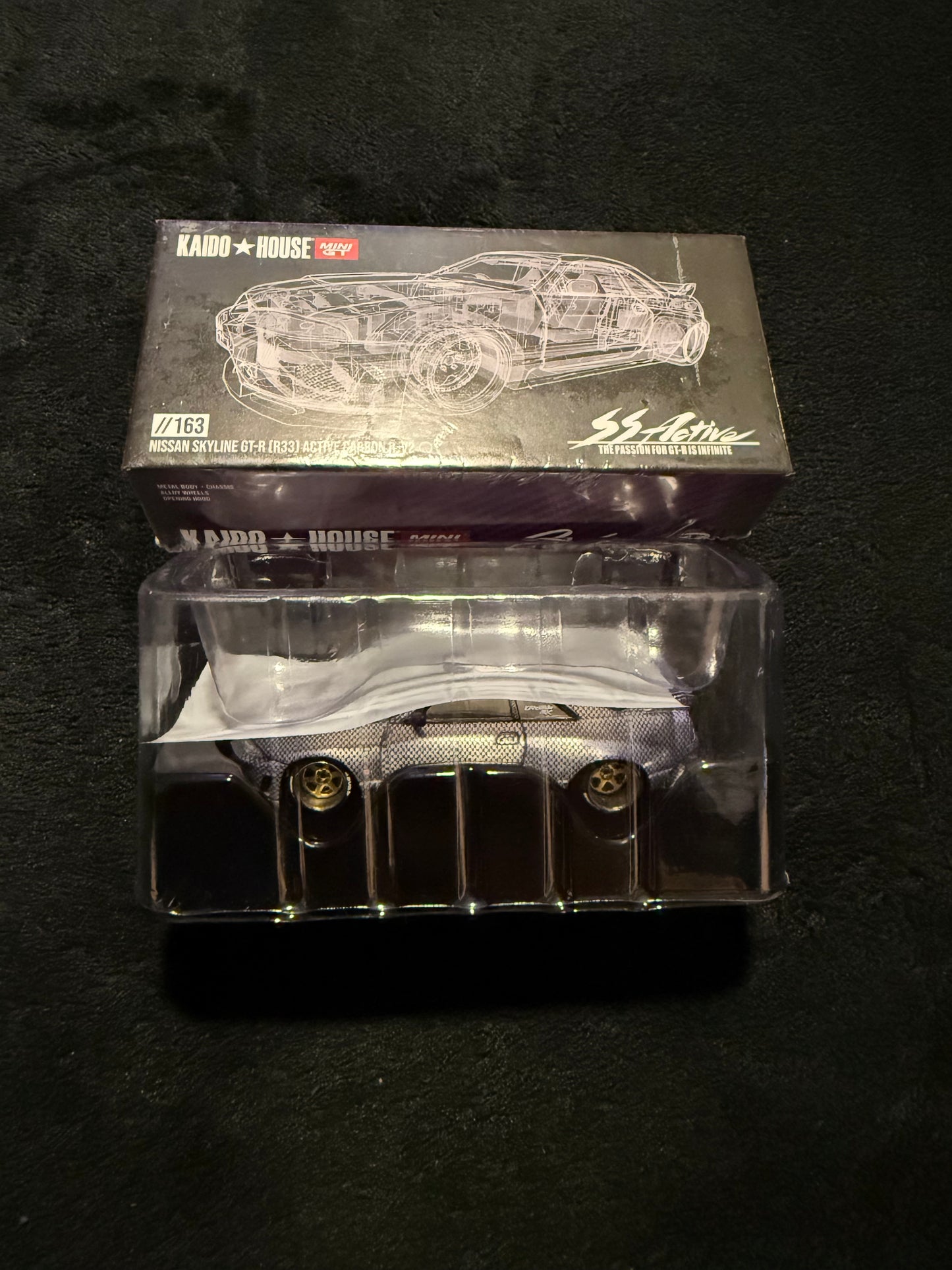 Kaido House 1:64 Nissan Skyline GT-R (R33) Carbon R V2 - Regular & Chase PAIR