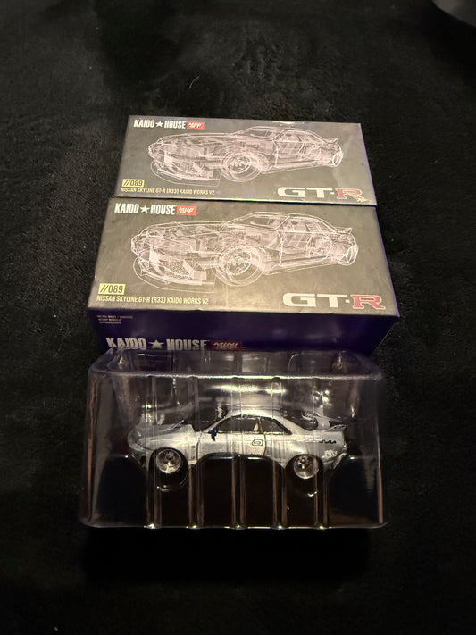 Kaido House 1:64 Nissan Skyline GT-R (R33) Kaido Works V2 - Regular & Chase PAIR