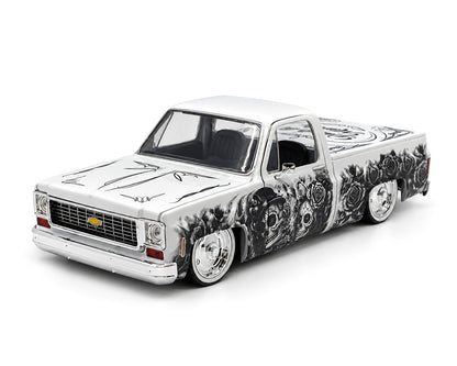 M2 Machines 1:24 1978 Chevrolet C10 Squarebody Custom “Dia De Los Muertos”