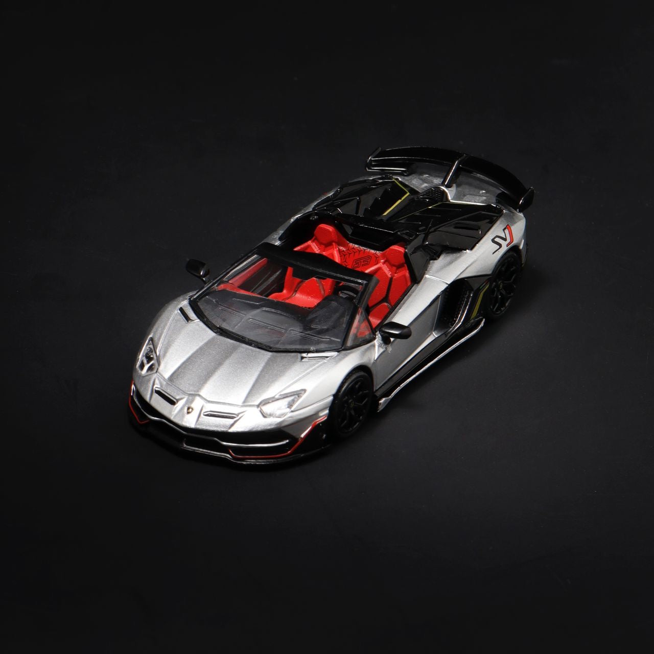 Maxwell 1:64 Lamborghini SVJ63 Roadster - *2 Colors*