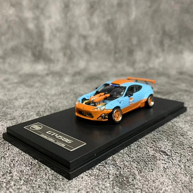 DCM 1:64 GT4586 - 2 Styles - Gulf