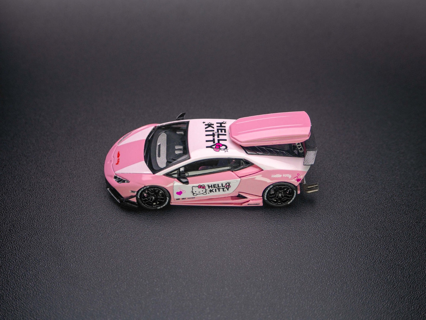 TPC 1:64 Lamborghini Huracan LP610-4 - Hello Kitty With Roof Storage
