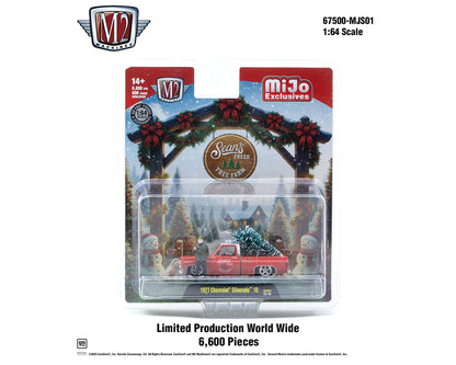 M2 Machines 1:64 Diorama Sean’s Fresh Tree Farm 1977 Chevrolet Silverado 10 With Sean Figure & Dog – MiJo Exclusive