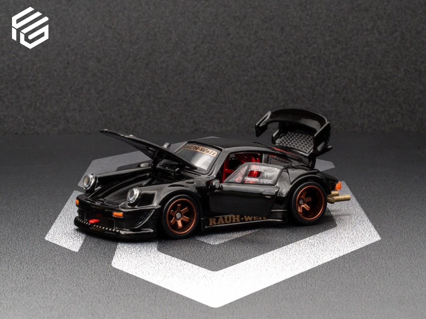 FG 1:64 Porsche RWB 930 Fully Opening - Black