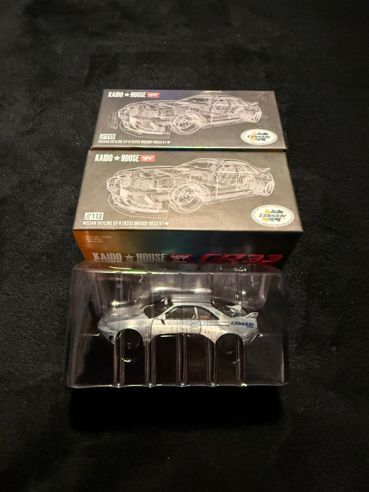 Kaido House 1:64 Nissan Skyline GT-R R33 Greddy V1 - Regular & Chase PAIR