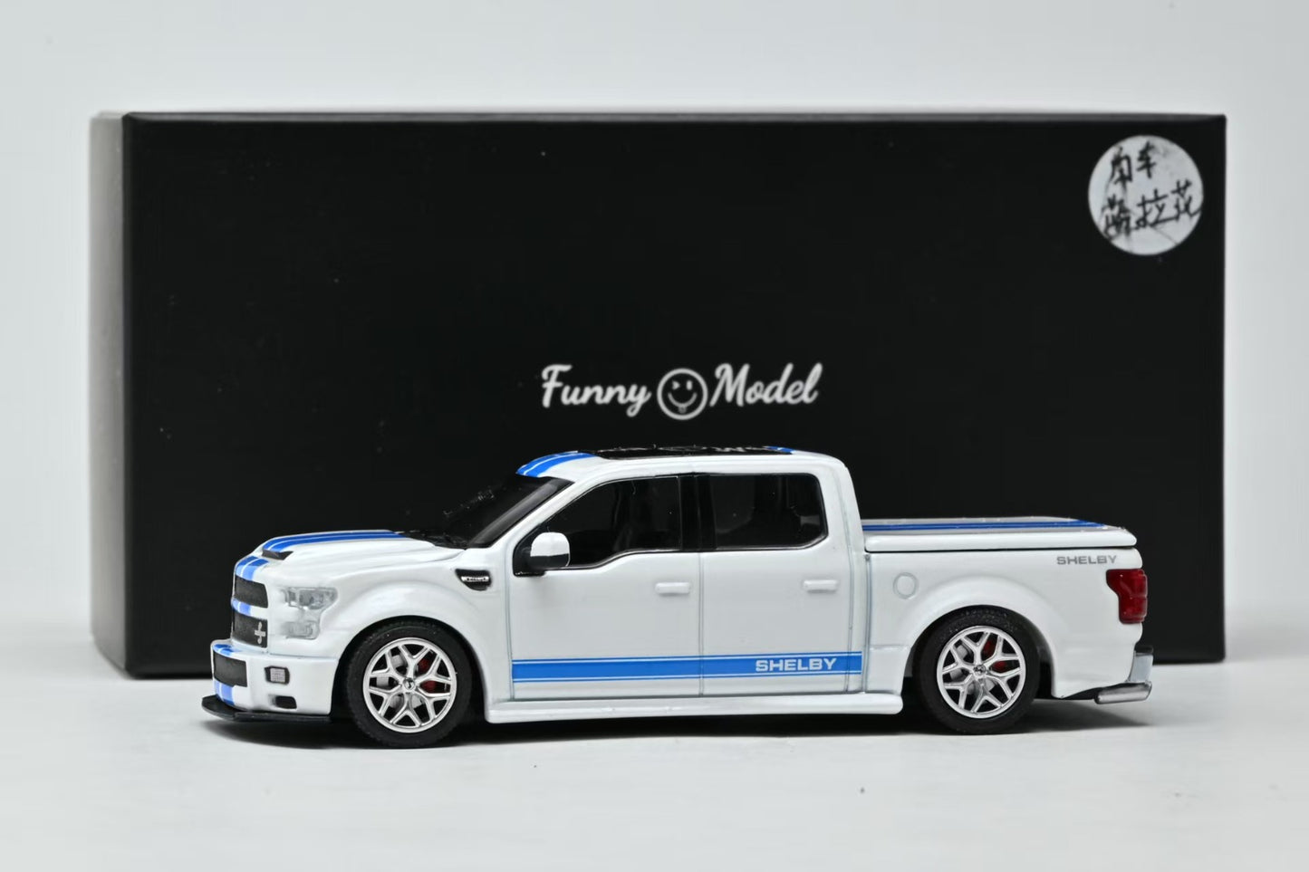 Funny Model 1:64 Ford F150 Super Snake - Oxford White With Blue Stripes