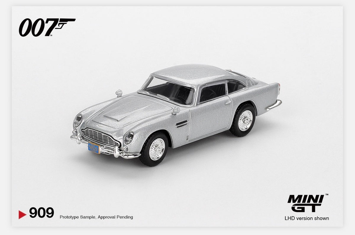 MiniGT 1:64 Aston Martin DB5 “Casino Royale” #909