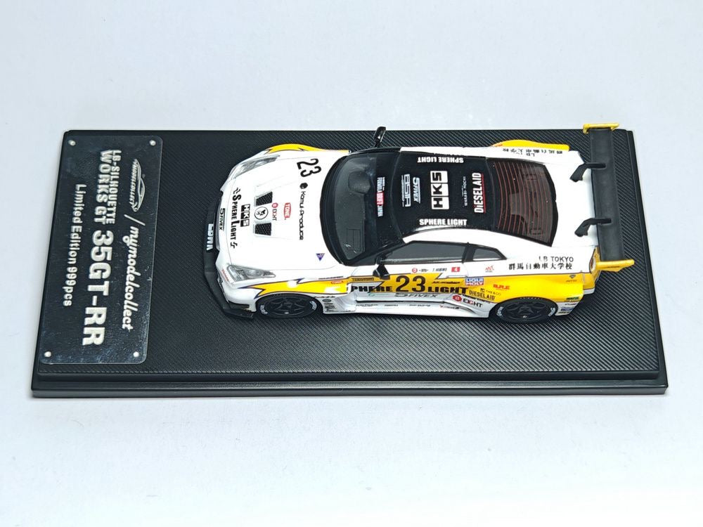Model Collect 1:64 Nissan Skyline R35 GTR GT LBWK White Flash - *2 Styles*