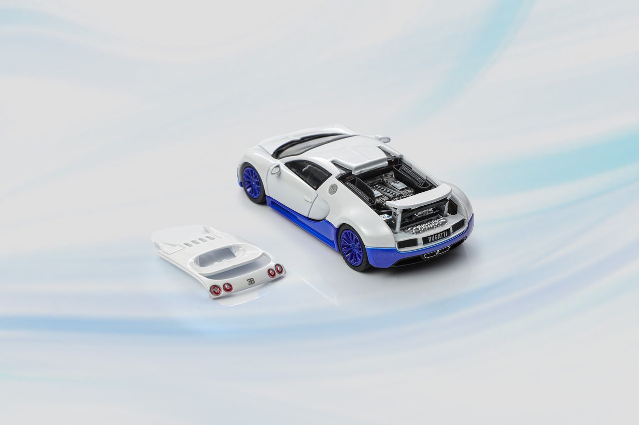 Mortal 1:64 Bugatti Veyron - White Pearl/Blue