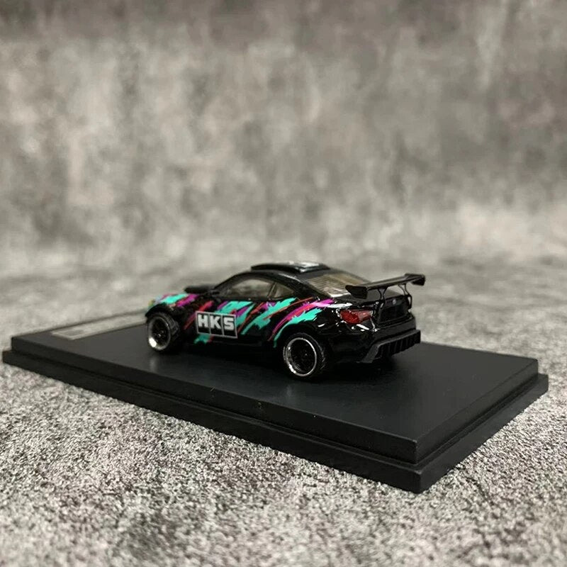 DCM 1:64 GT4586 - 2 Styles