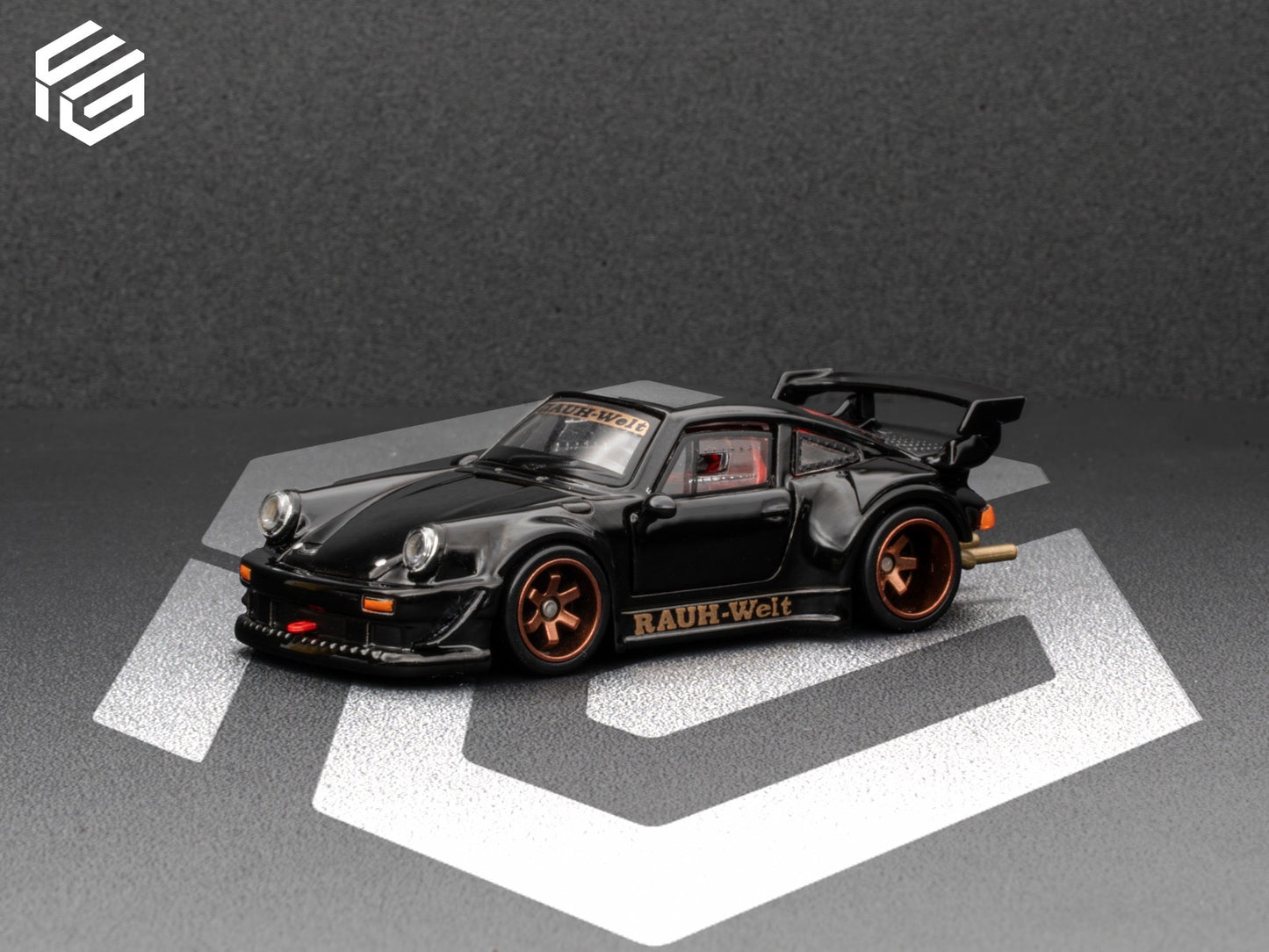 FG 1:64 Porsche RWB 930 Fully Opening - Black