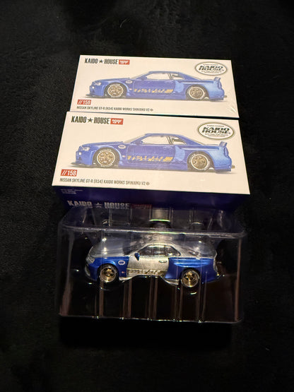 Kaido House 1:64 Nissan Skyline GT-R (R34) Kaido Works Shinjuku V2 - Regular & Chase PAIR