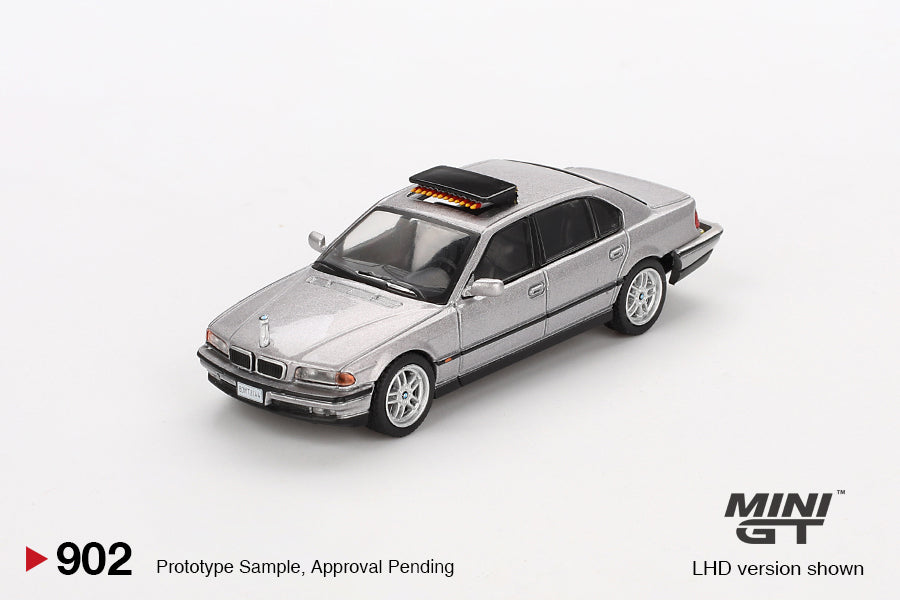 MiniGT 1:64 BMW 750IL James Bond 007 Tomorrow Never Dies #902