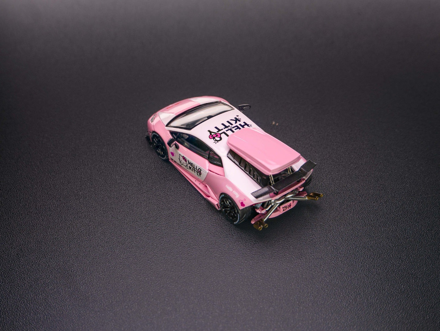 TPC 1:64 Lamborghini Huracan LP610-4 - Hello Kitty With Roof Storage