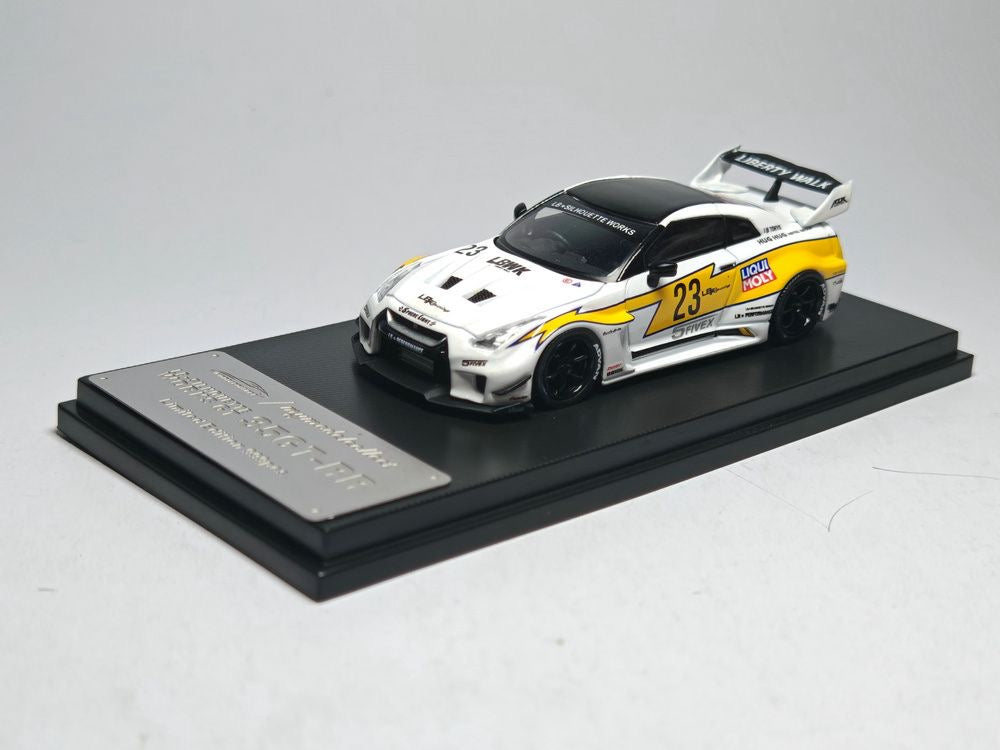 Model Collect 1:64 Nissan Skyline R35 GTR GT LBWK White Flash - *2 Styles*