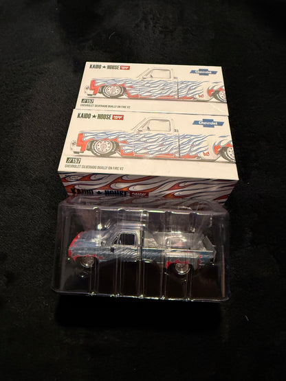 Kaido House 1:64 Chevrolet Silverado Dually Fire V2 - Regular & Chase PAIR