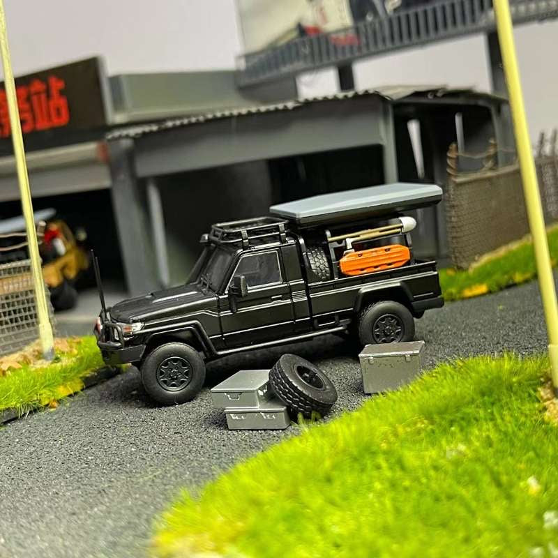 Autobots Models 1:64 Toyota Land Cruiser - Assorted Styles