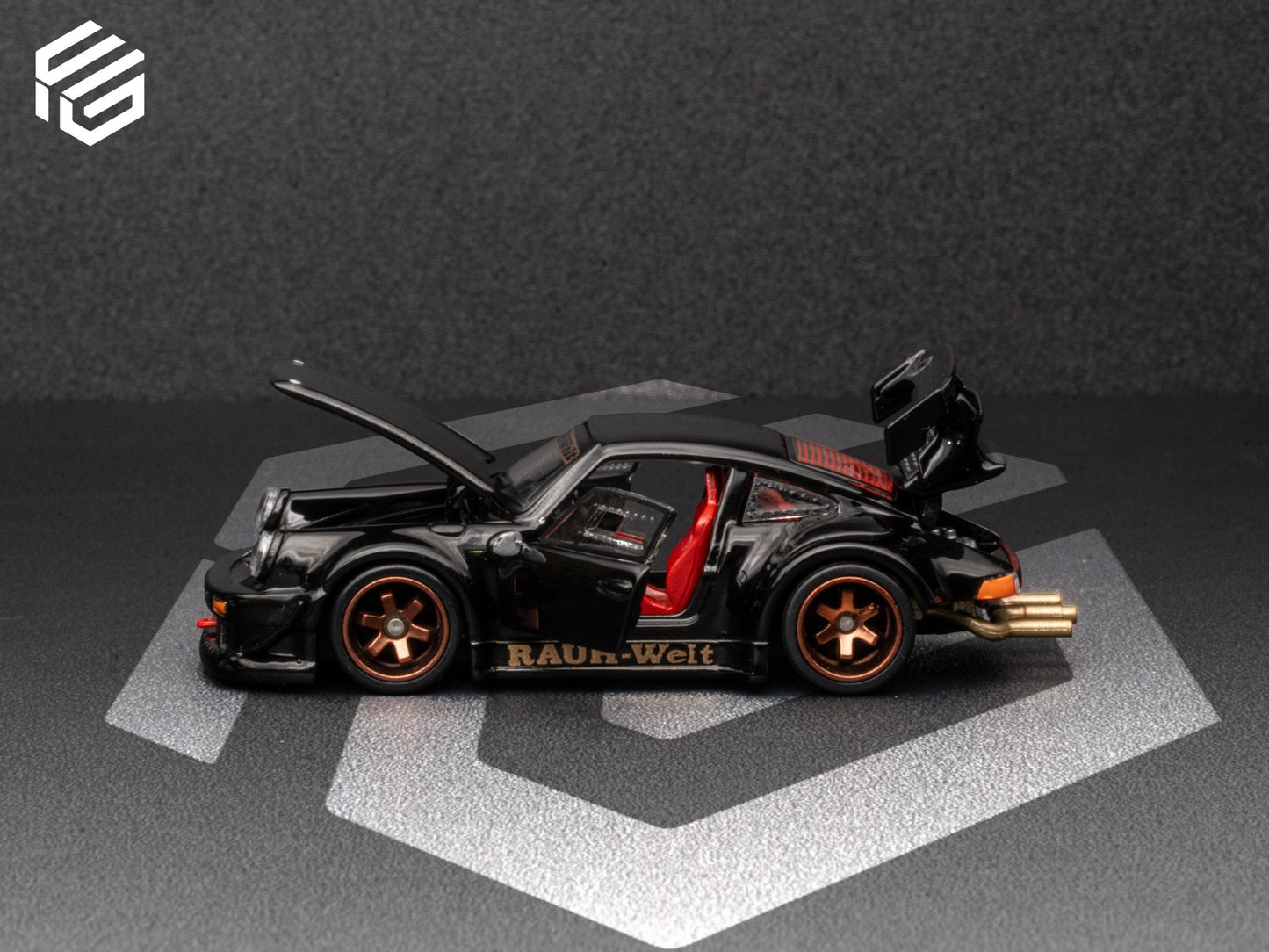 FG 1:64 Porsche RWB 930 Fully Opening - Black