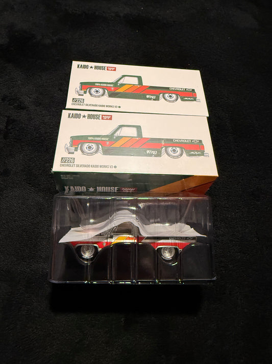 Kaido House 1:64 Chevrolet Silverado Kaido Works V3 - Regular & Chase PAIR