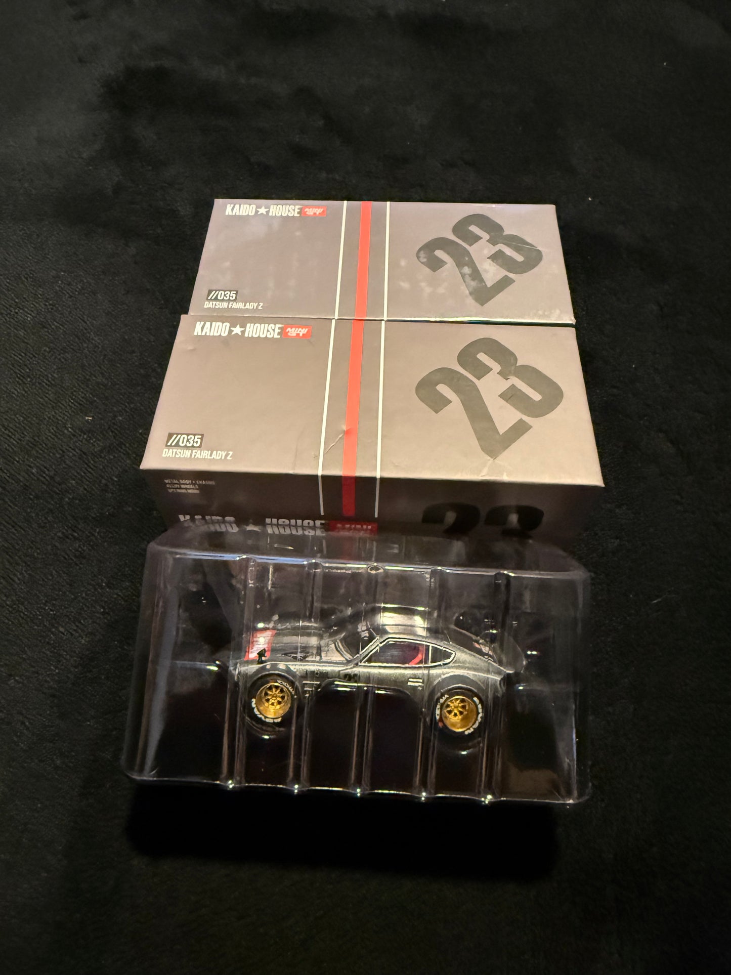 Kaido House 1:64 Datsun KAIDO Fairlady Z MOTUL V1 - Regular & Chase PAIR
