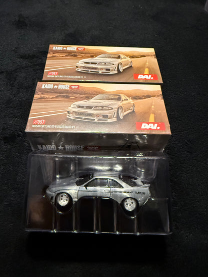 Kaido House 1:64 Nissan Skyline GT-R R33 DAI33 V1 - Regular & Chase PAIR