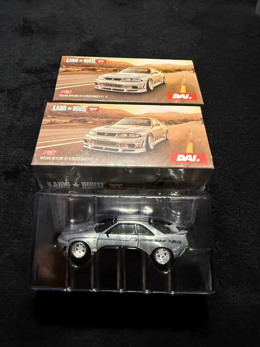 Kaido House 1:64 Nissan Skyline GT-R R33 DAI33 V1 - Regular & Chase PAIR