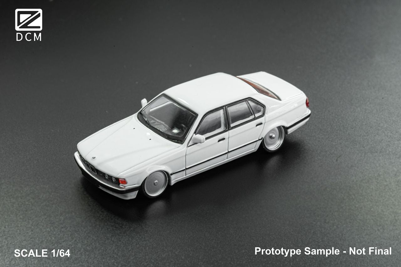 DCM 1:64 BMW Lowride White - *3 Styles*