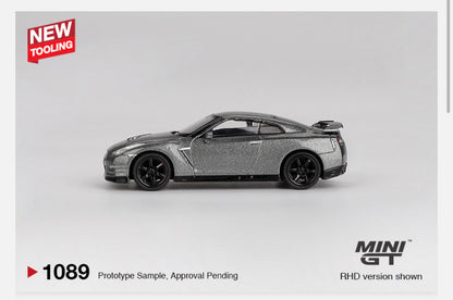 MiniGT 1:64 Nissan GT-R 2013 Dark Metal Gray - NISMO R35 CRS Version #1089