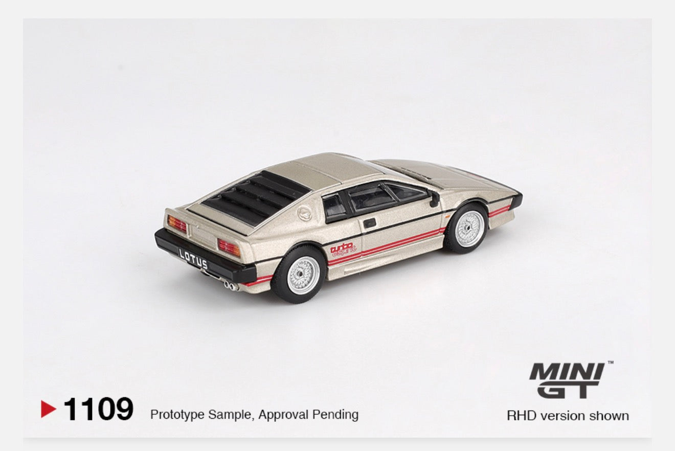 MiniGT 1:64 Lotus Esprit Turbo - Metallic Silver #1109