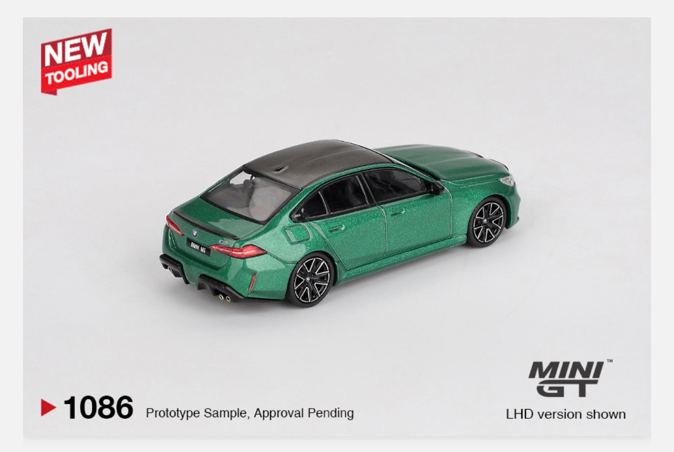 MiniGT 1:64 BMW M5 (G90) Isle of Man - Green Metallic #1086