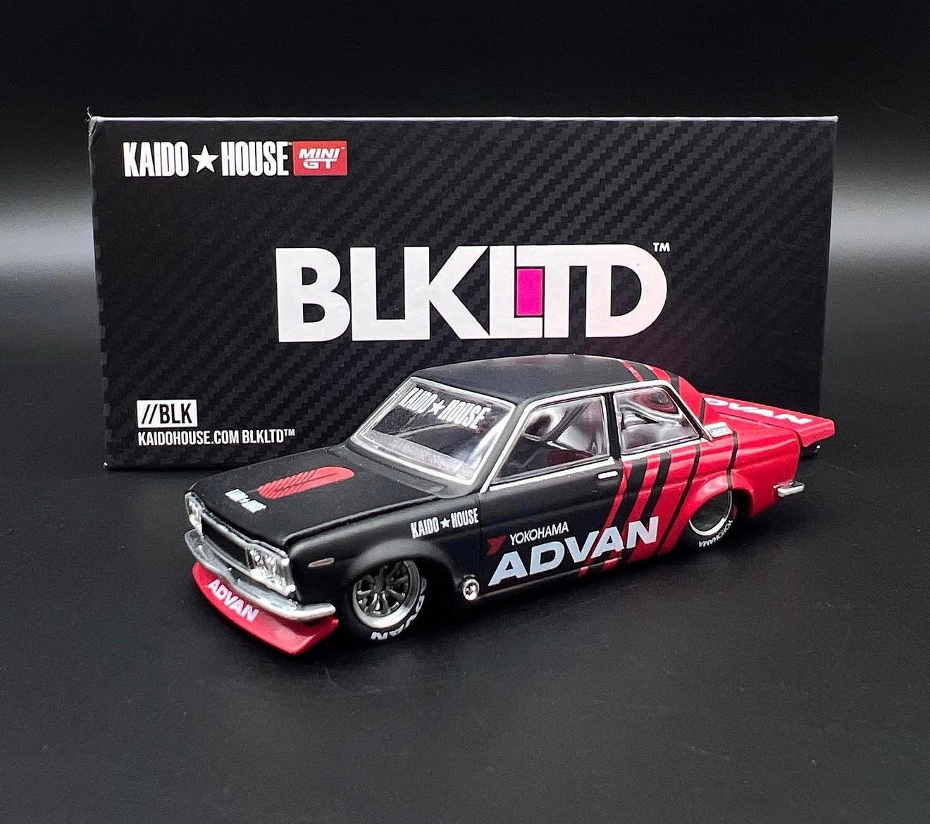 Kaido House 1:64 BLKLTD Datsun 510 Pro Street ADVAN Black Limited “THE VAULT” HOLO - KHMG034