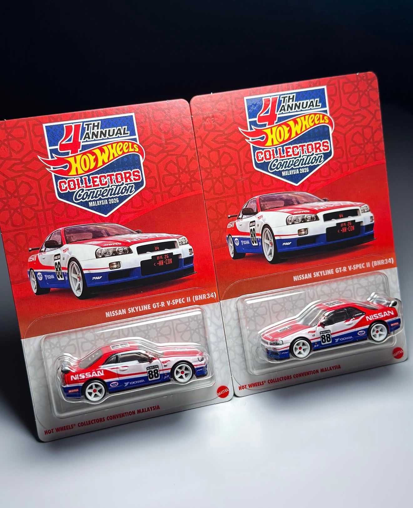 Hot Wheels 1:64 2026 4th Annual Malaysia Collectors Convention - Nissan Skyline GT-R V-Spec II BNR34 Box Set With Pin *Dinner Exclusive*
