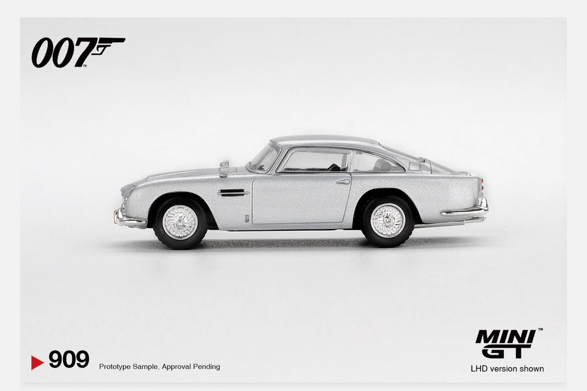 MiniGT 1:64 Aston Martin DB5 “Casino Royale” #909