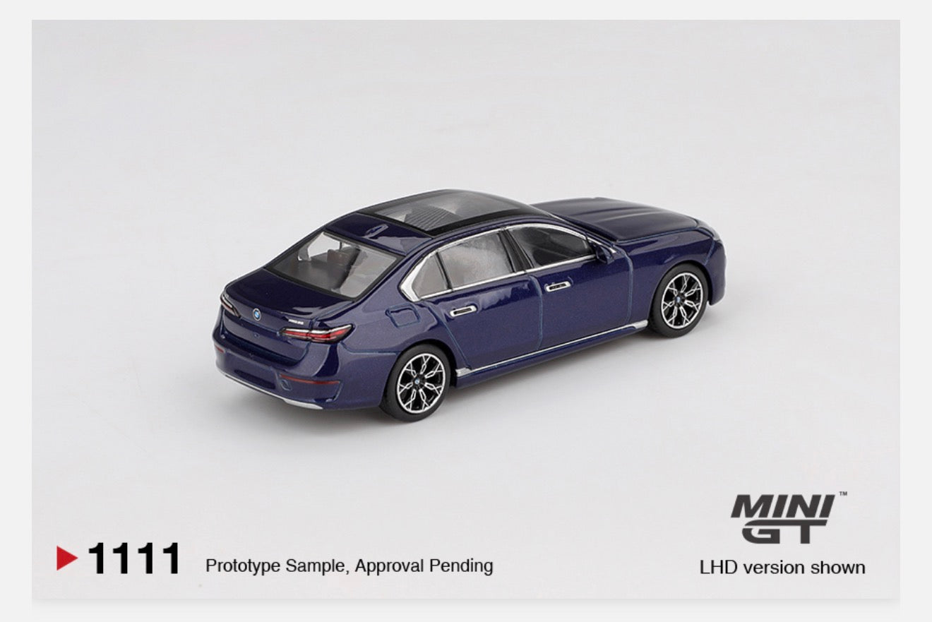 MiniGT 1:64 BMW i7 xDrive60 Tanzanite Blue Metallic #1111