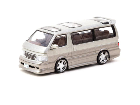 Tarmac Works 1:64 Toyota Hiace Wagon Custom – Silver / Brown