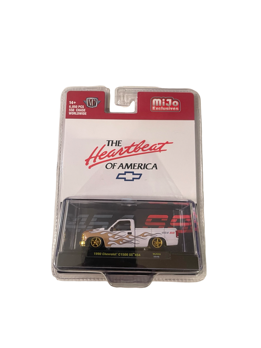 M2 Machines 1:64 1990 Chevrolet C1500 454SS White w/Red Flames – MiJo Exclusive *CHASE*