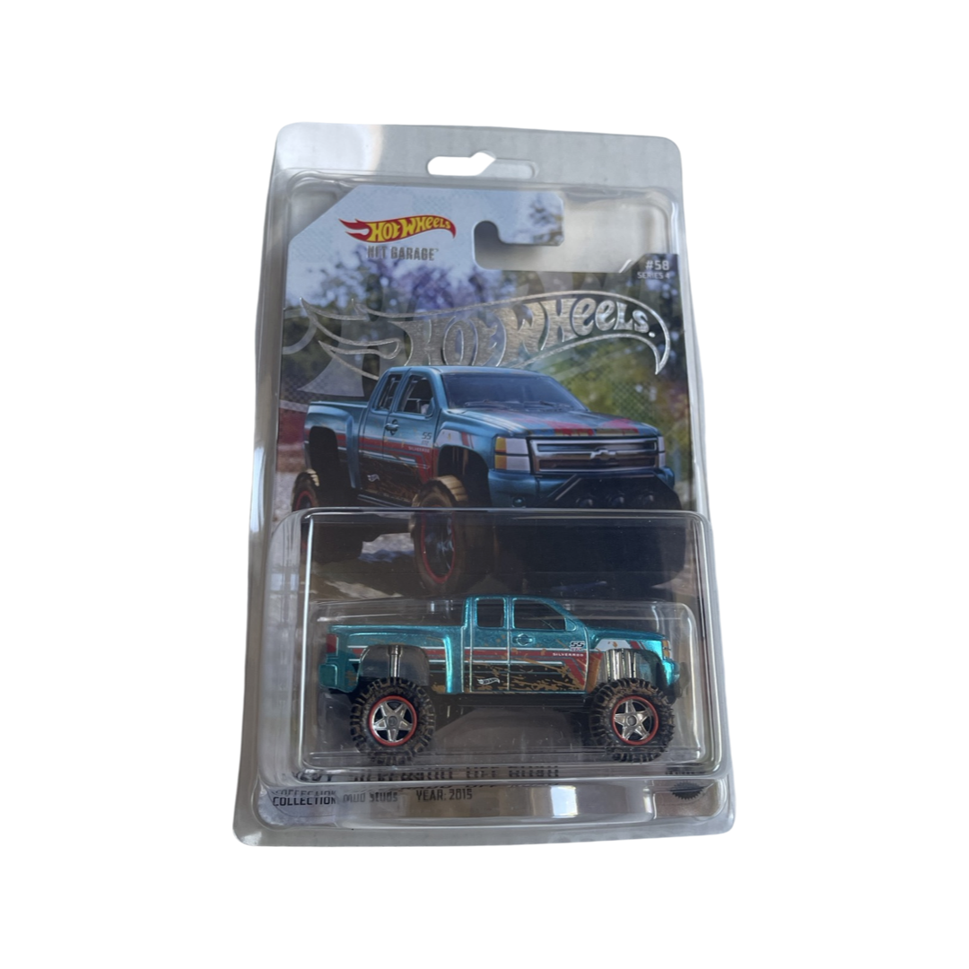 Hot Wheels 1:64 NFT Garage Series 4 - Chevy Silverado Off Road