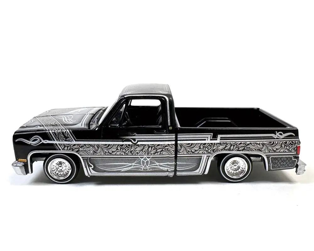 Auto World 1:64 MiJo Exclusive 1983 Chevrolet Silverado – Black – Lowriders – MiJo Exclusives Limited Edition