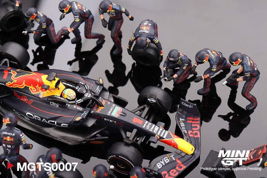 MiniGT 1:64 Oracle Red Bull Racing RB18 #1 Max Verstappen 2022 Abu Dhabi GP Pit Crew Set