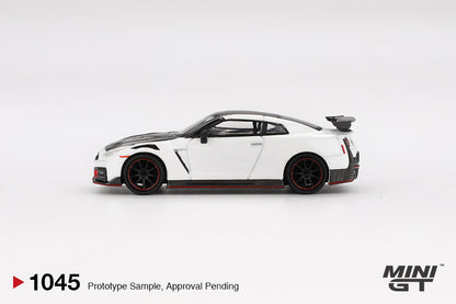 MiniGT 1:64 Nissan GT-R Nismo 2024 – Brilliant White Pearl #1045